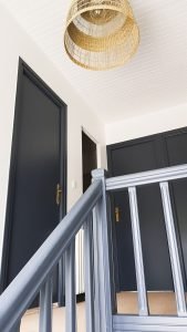 Peinture-rénovations-escaliers-gris-Brest
